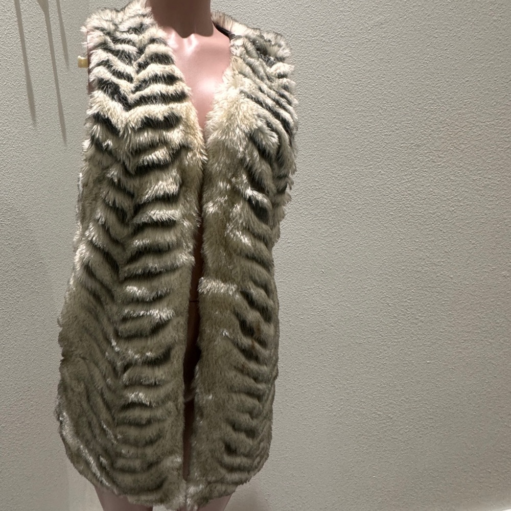 Fur vest